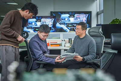 《杭州日报》探访z6com尊龙凯时：以创新拼未来 ，“小巨人”迸发“大能量”